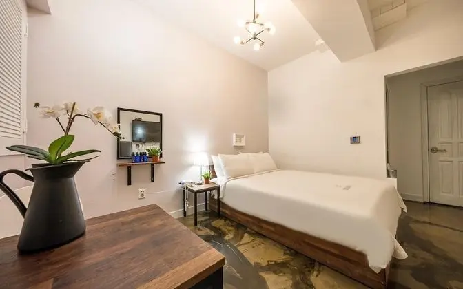 Oda (No-hard standard (Netflix available) )