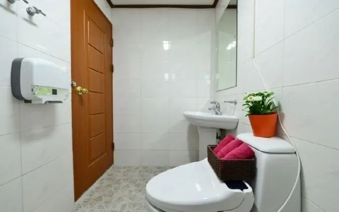 Oda (Main building) private room)