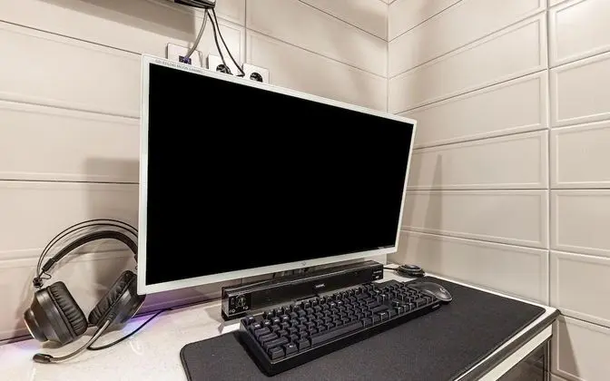 Oda (Standard (Netflix available hard PC b)