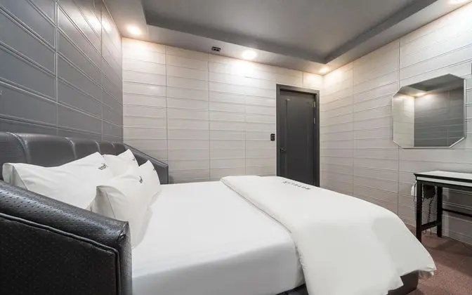 Oda (Standard (Netflix available hard PC b)