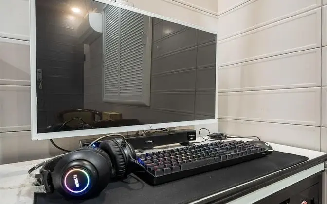 Oda (Standard (Netflix available hard PC b)