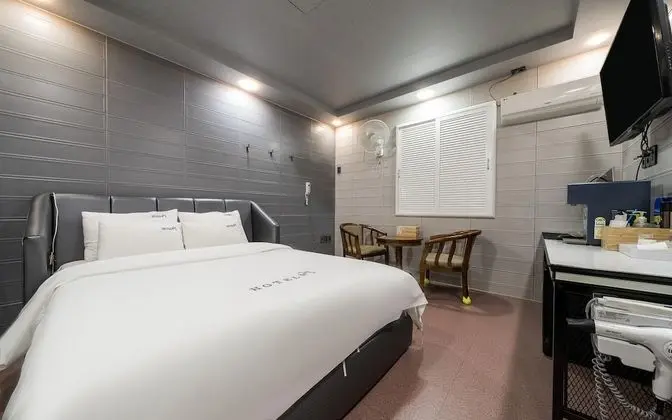 Oda (Standard (Netflix available hard PC b)