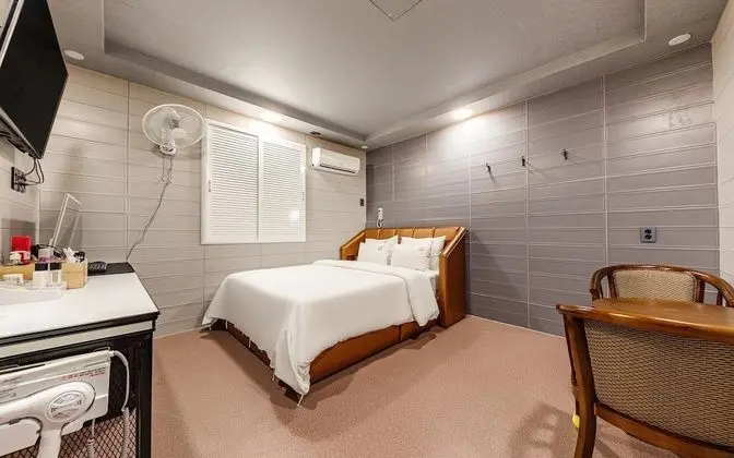 Oda (Standard (Netflix available hard PC b)