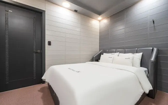 Oda (Standard (Netflix available hard PC b)