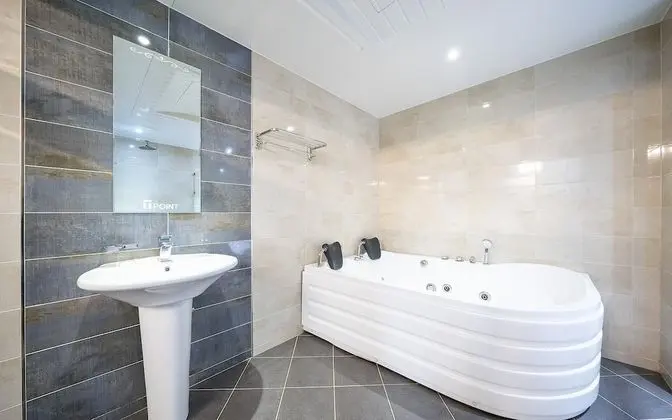 Oda (VIP - Duplex Room (Rooftop Spacious R)