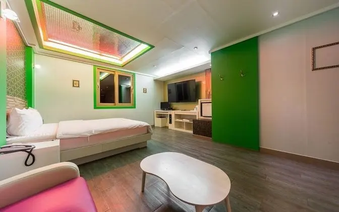 Oda (Untact Room / Drive-In (No Conecutive)