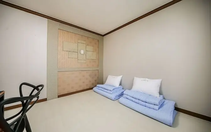 Oda (Ondol (family room))