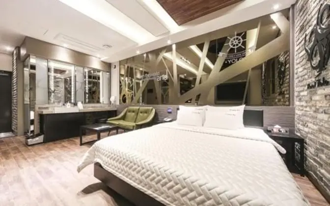 Oda (1st room 1st Week-E vent Room (Netfli)