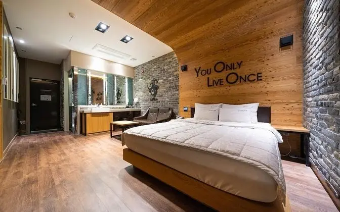 Oda (1st room 1st week - VIP n teak (netfl)