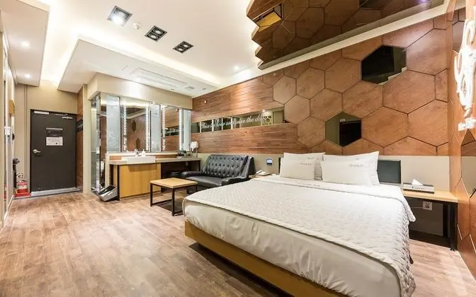 Oda (1st room 1st week - VIP n teak (netfl)