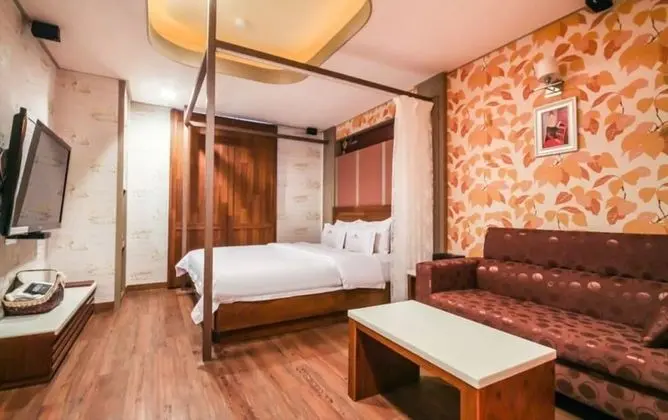 Deluxe Tek Büyük Yataklı Oda