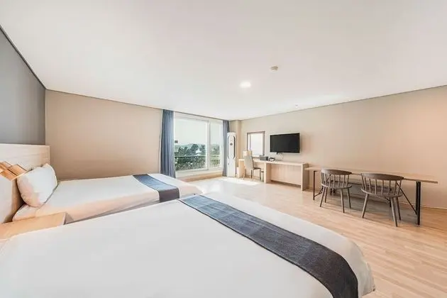 Family Dört Kişilik Oda, Kısmi Göl Manzaralı