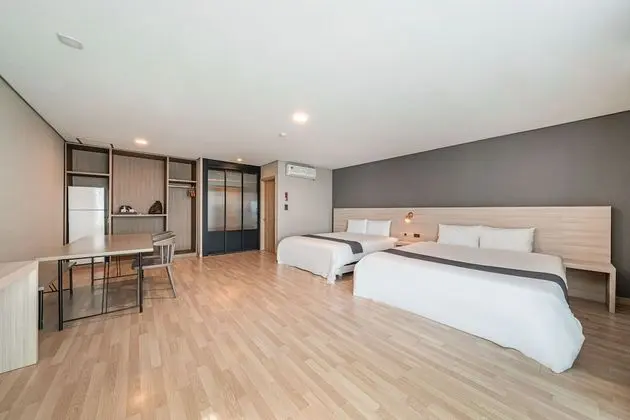 Family Dört Kişilik Oda, Kısmi Göl Manzaralı