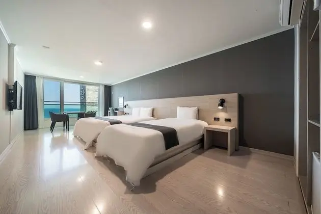 Family Üç Kişilik Oda, Kısmi Deniz Manzarası