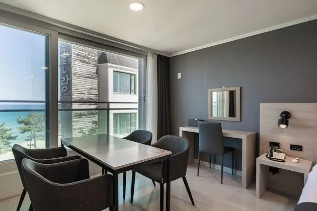 Family Üç Kişilik Oda, Kısmi Deniz Manzarası