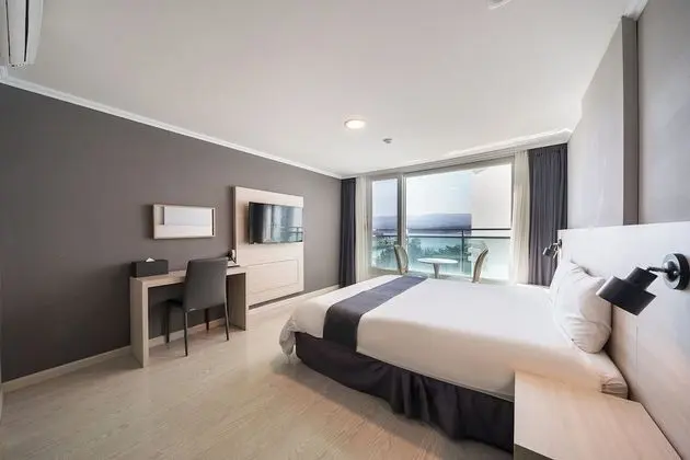 Standard Tek Büyük Yataklı Oda, Kısmi Göl Manzaralı