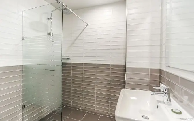 Standard Tek Büyük Yataklı Oda, Kısmi Göl Manzaralı