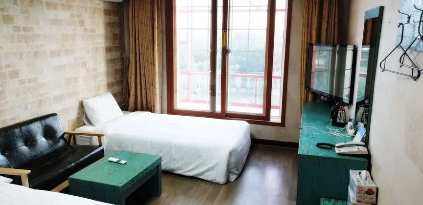 Basic İki Ayrı Yataklı Oda