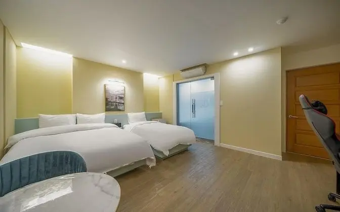 Oda (Deluxe twin (Netflix & Wave viewing a)