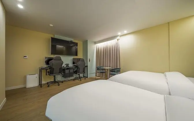 Oda (Deluxe twin (Netflix & Wave viewing a)