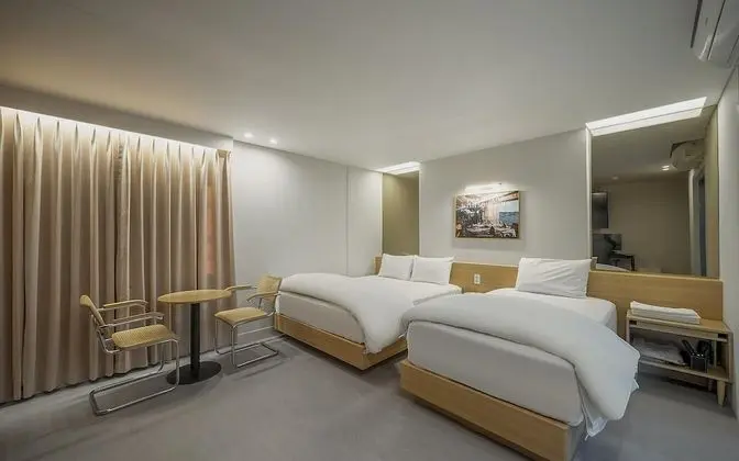 Oda (Deluxe twin (Netflix & Wave viewing a)