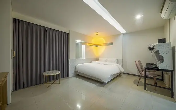 Oda (Special room (Netflix & Wave availabl)