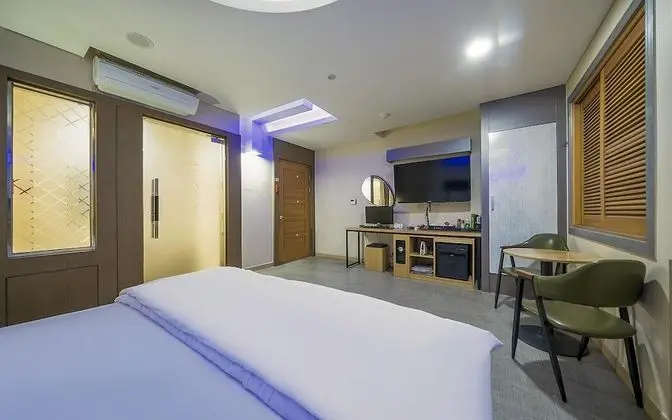 Oda (Standard room (Netflix & Wave viewing)