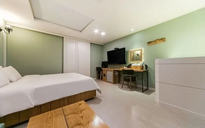 Oda (Unlimited OTT - Massage Bed Room (OTT)