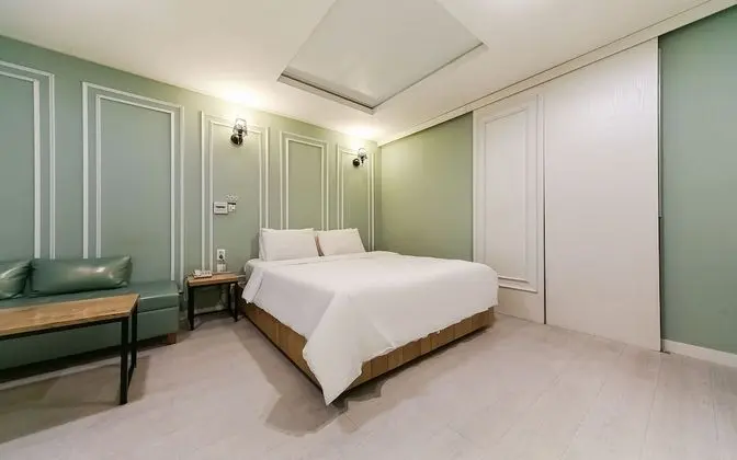 Oda (Unlimited OTT - Massage Bed Room (OTT)