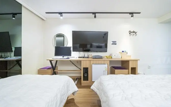 Oda (Semi-Suite Room (Twin-Bed + 2PC))