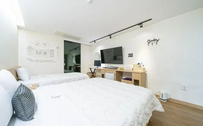 Oda (Semi-Suite Room (Twin-Bed + 2PC))