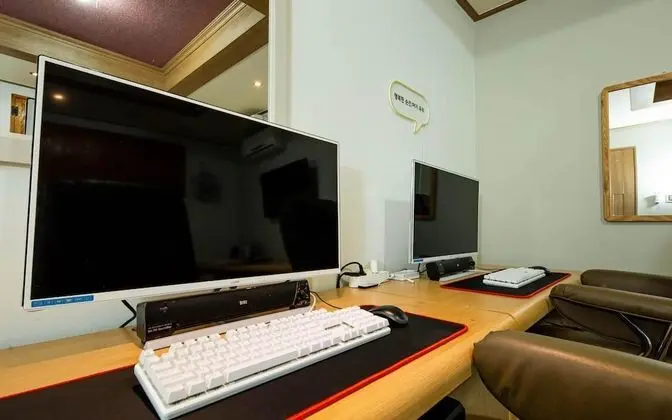 Oda (Gaming Room (PUBG 2PC Netflix))