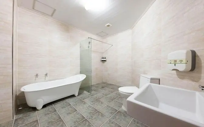 Oda (Gaming Room (PUBG 2PC Netflix))