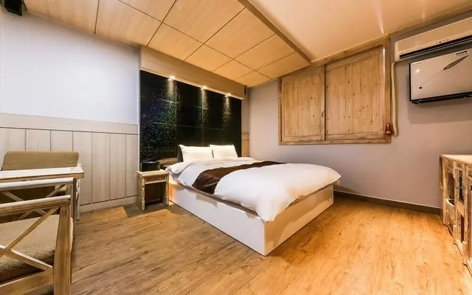 Oda (Standard Room (32 Inch Hard PC))