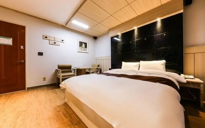 Oda (Standard Room (32 Inch Hard PC))