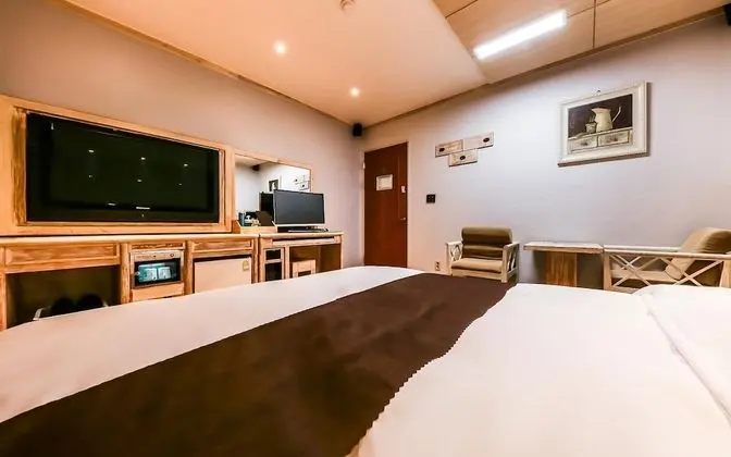 Oda (Standard Room (32 Inch Hard PC))