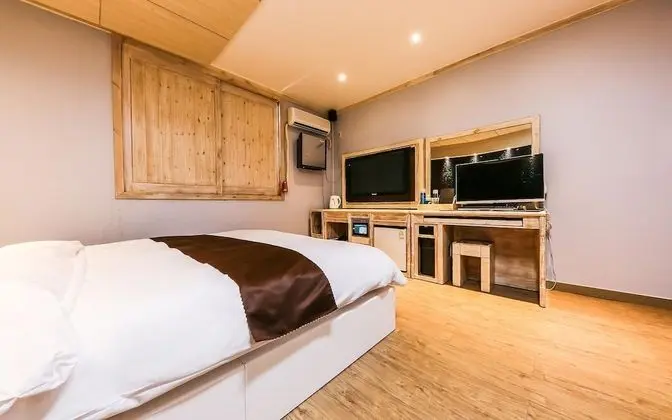 Oda (Standard Room (32 Inch Hard PC))