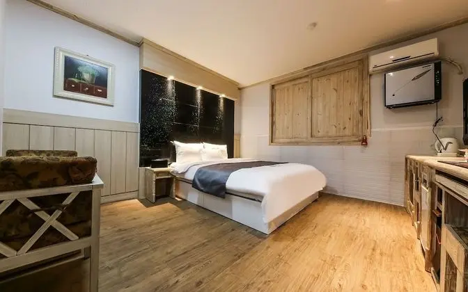 Oda (Standard Room (32 Inch Hard PC))