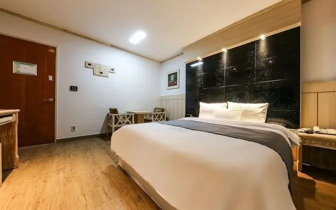 Oda (Standard Room (32 Inch Hard PC))