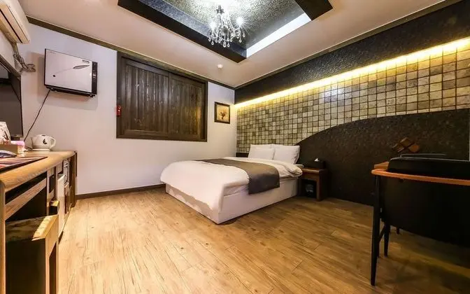 Oda (Standard Room (32 Inch Hard PC))