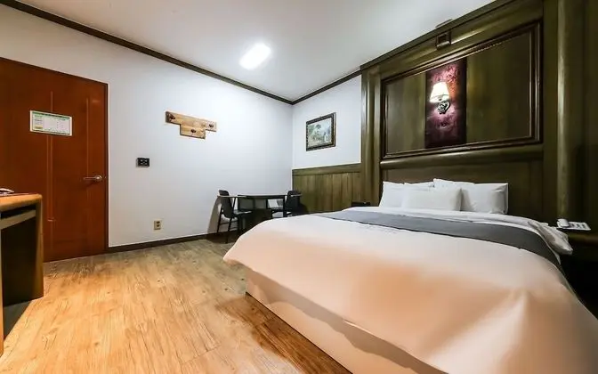 Oda (Standard Room (32 Inch Hard PC))