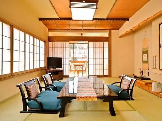 Traditional Oda, Sıcak Su Havuzu (JapaneseStyle,SmallSemi Open-air bath)