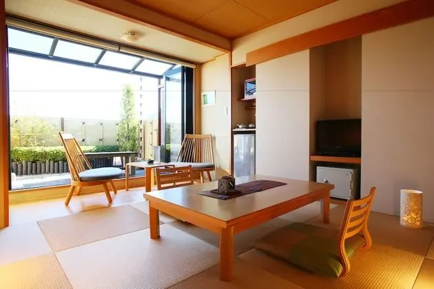 Traditional Oda (Japanese Style, Up to 6 People)