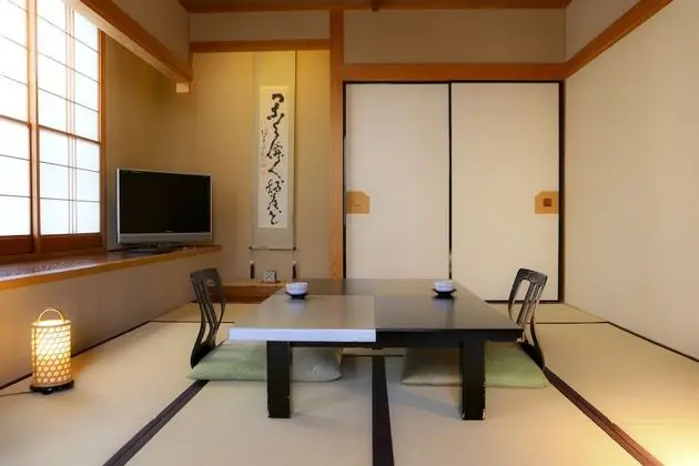 Traditional Oda (Japanese Style, Up to 6 People)