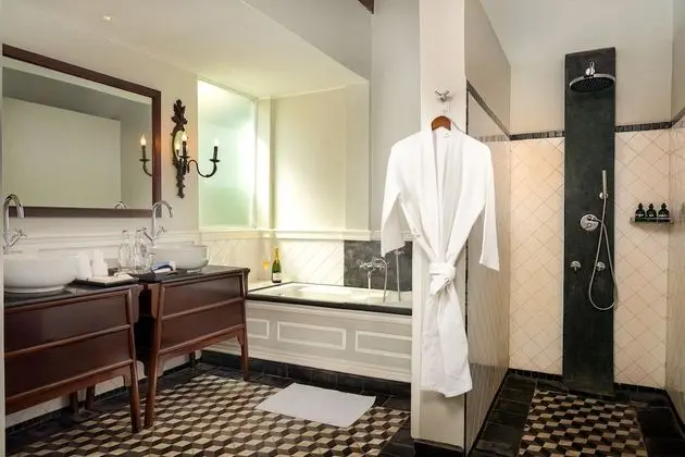 Privilege 2 Bedroom Family Suite with Pool View
