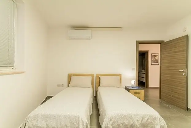 Family Apart Daire, Birden Çok Yatak, 2 Banyolu (Gzira Central Bright & Modern 2 bdr)