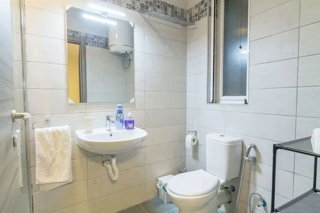 Family Apart Daire, Birden Çok Yatak, 2 Banyolu (Gzira Central Bright & Modern 2 bdr)