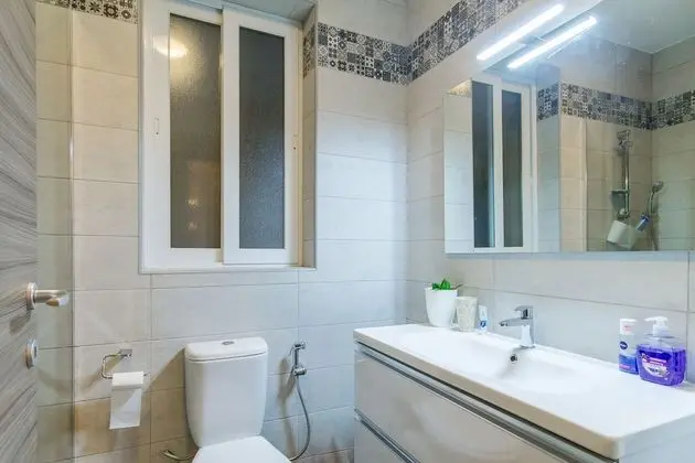 Family Apart Daire, Birden Çok Yatak, 2 Banyolu (Gzira Central Bright & Modern 2 bdr)