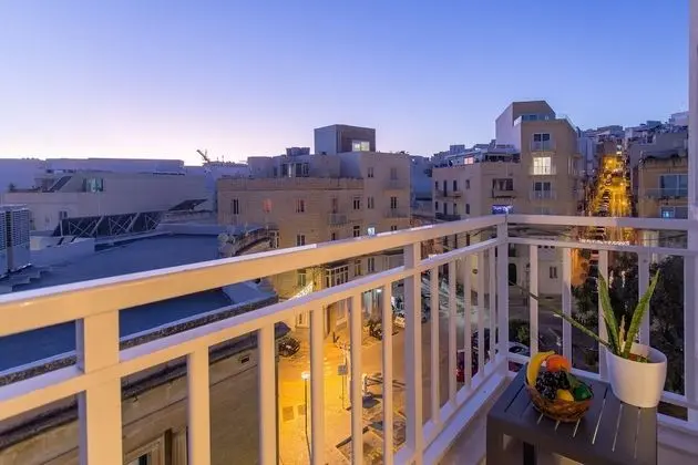 Family Apart Daire, Birden Çok Yatak, 2 Banyolu (Gzira Central Bright & Modern 2 bdr)
