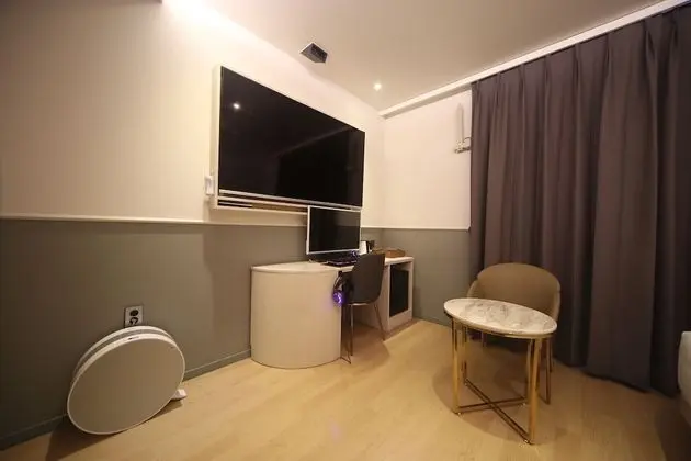 Standard Tek Büyük Yataklı Oda (With Styler)